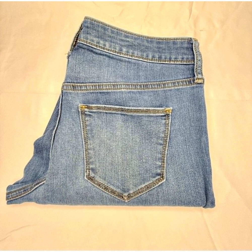Universal Thread Womens Straight Leg Jeans Blue Medium Wash Denim Size 6 28x30